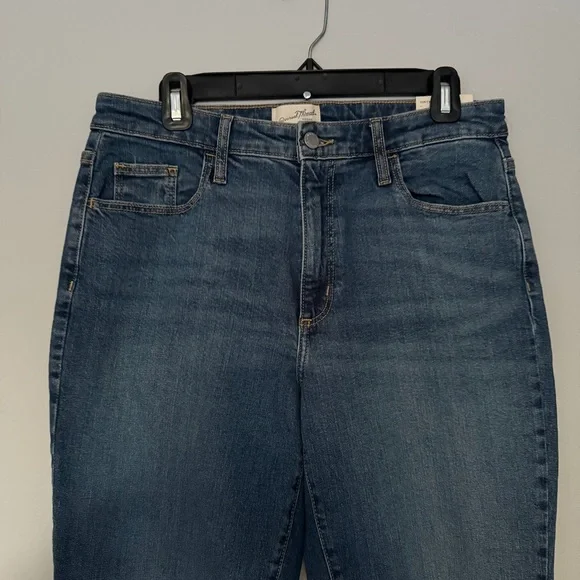 Universal Thread High Rise Straight Jean NWT - Picture 2 of 4